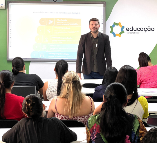 Prof. Ricardo Machado em palestra